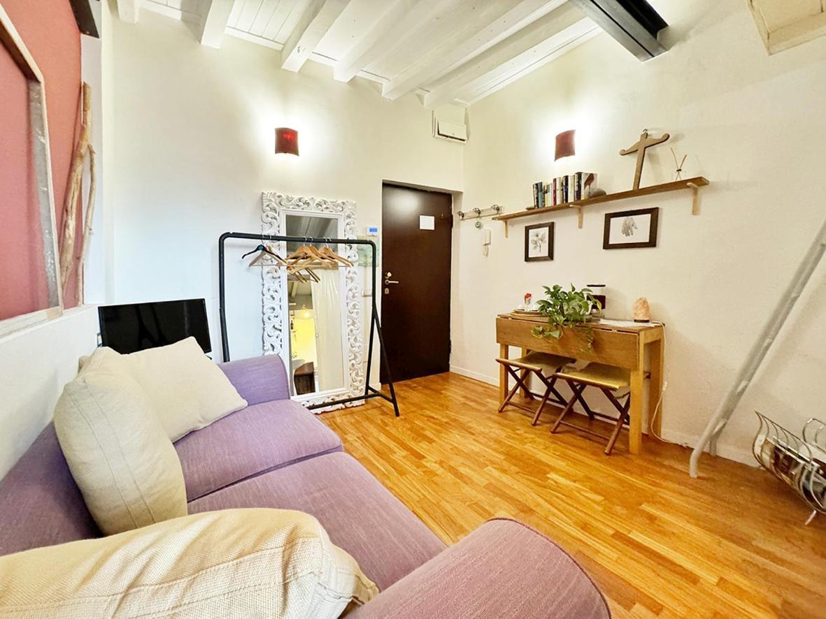 Flat In Milan - Navigli Apartment Bagian luar foto
